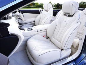 Biały fotel sportowy