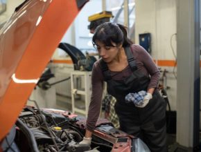 Stacja demontażu pojazdów